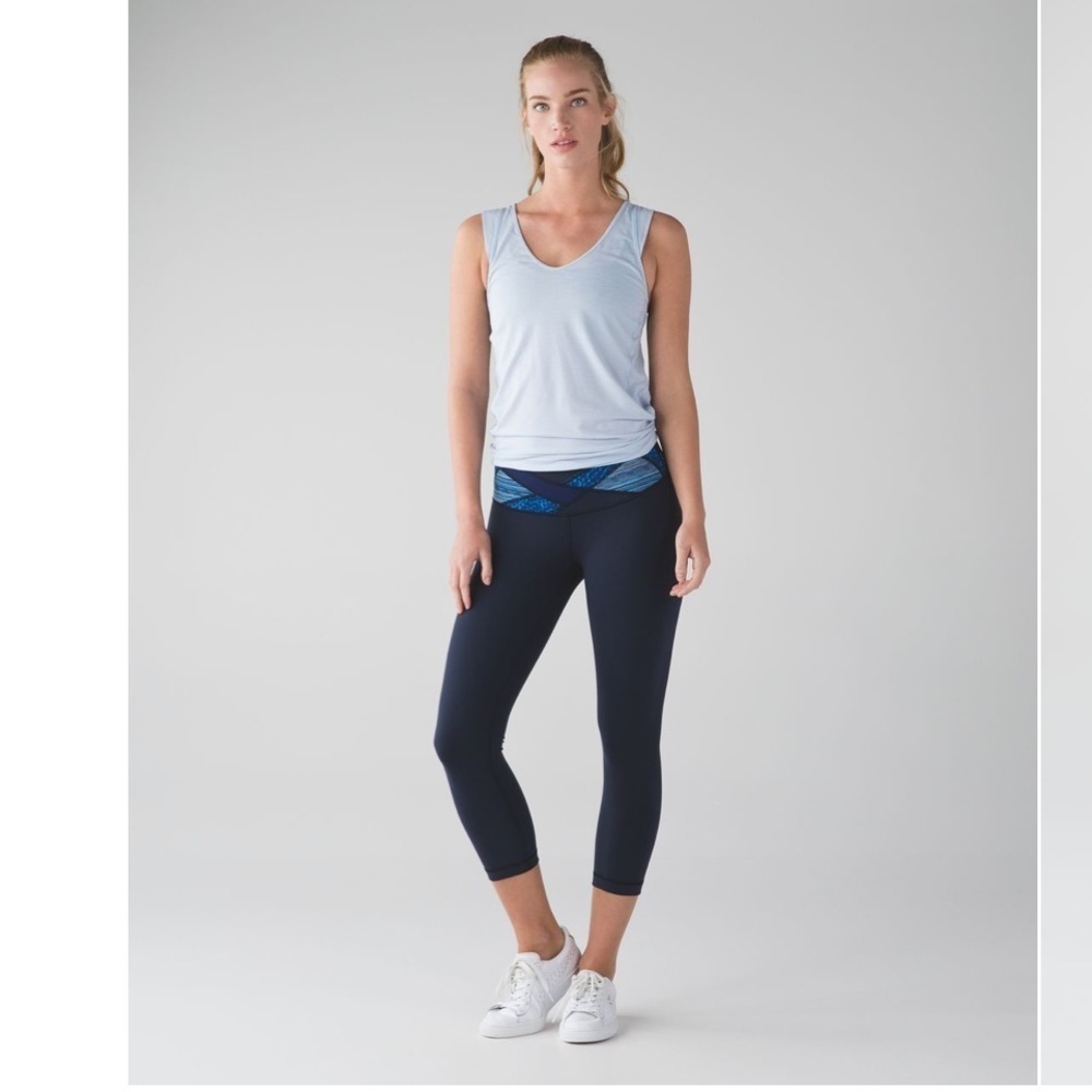 Lululemon Wunder Under Crop III size 4